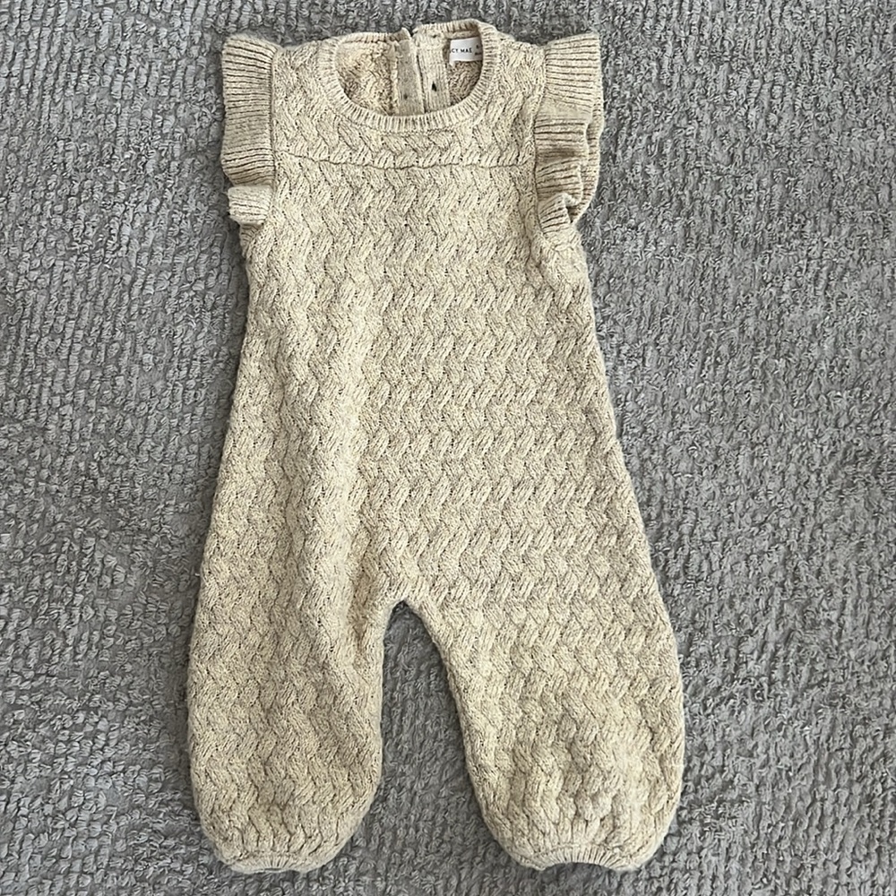 Quincy Mae Mira Heathered Honey Knit Romper (6-12m)
